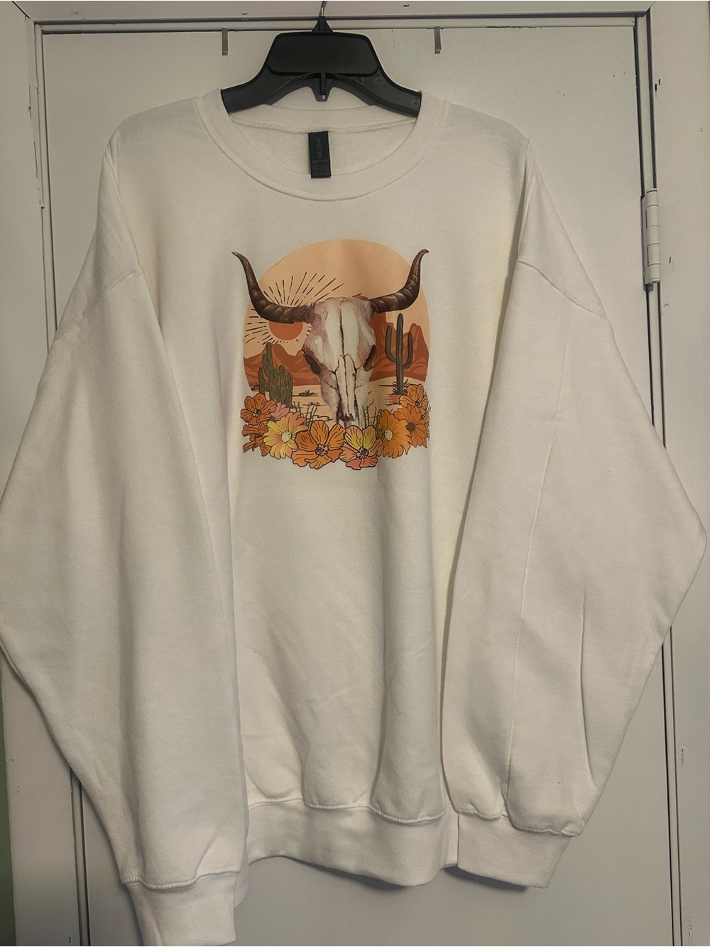 White Desert Skull Graphic Sweatshirt